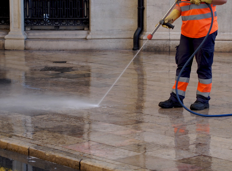 commercial surroundings cleaning